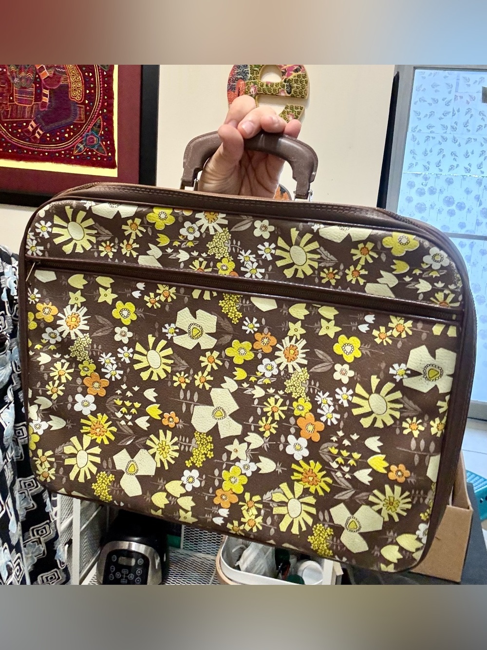 Retro Floral Brown Travel Case - Unbranded